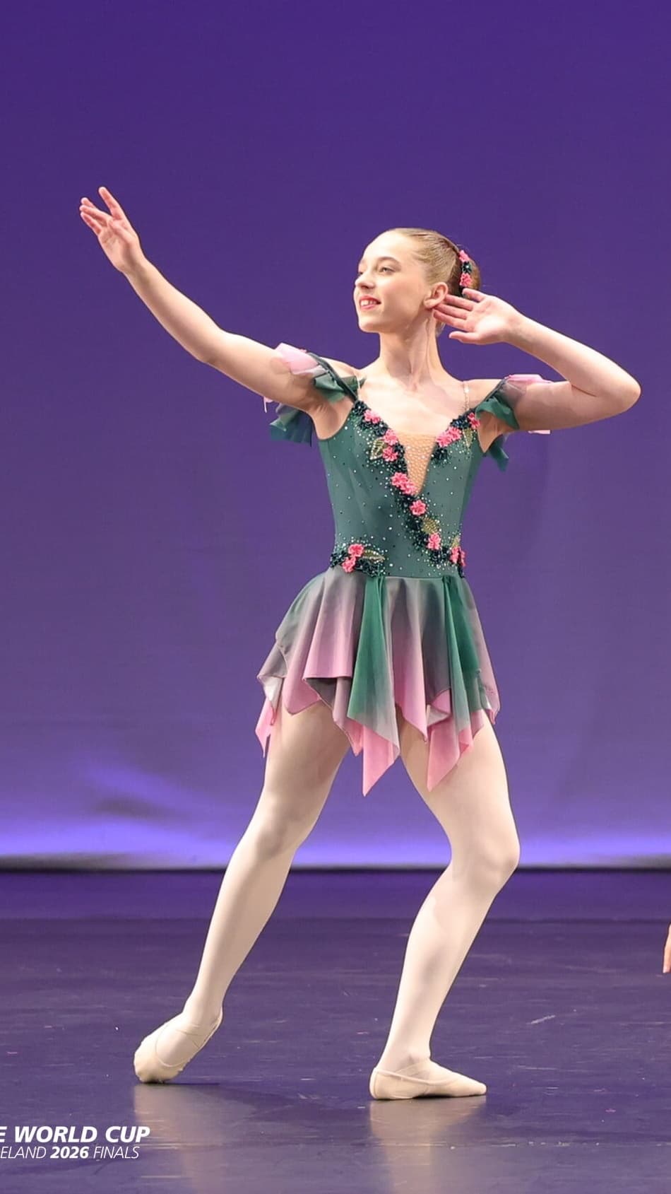 :es Fees Des Fleurs Green and Pink Dress
